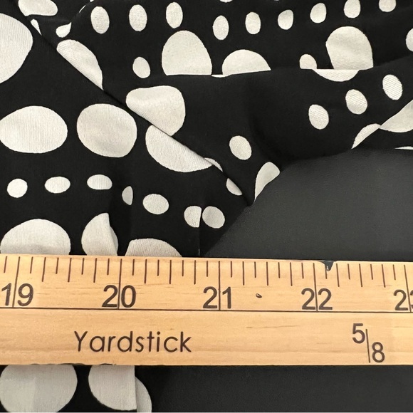 Venezia by Lane Bryant Stretchy Blouse Ornate Neckline V-Neck | Women Size 18/20 - Picture 7 of 8